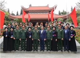 Đại tướng Phan Văn Giang dâng hương tưởng niệm Chủ tịch Hồ Chí Minh tại Khu di tích quốc gia đặc biệt ATK Định Hóa
